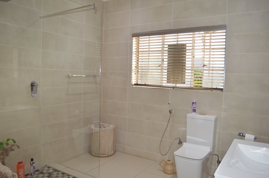 4 Bedroom Property for Sale in Flamwood North West